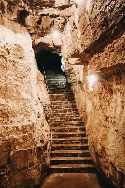 Tyendinaga Cavern & Caves