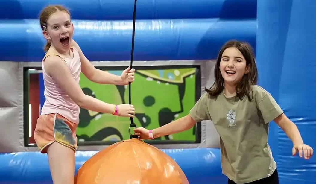 Air Maniax - Marina Mall