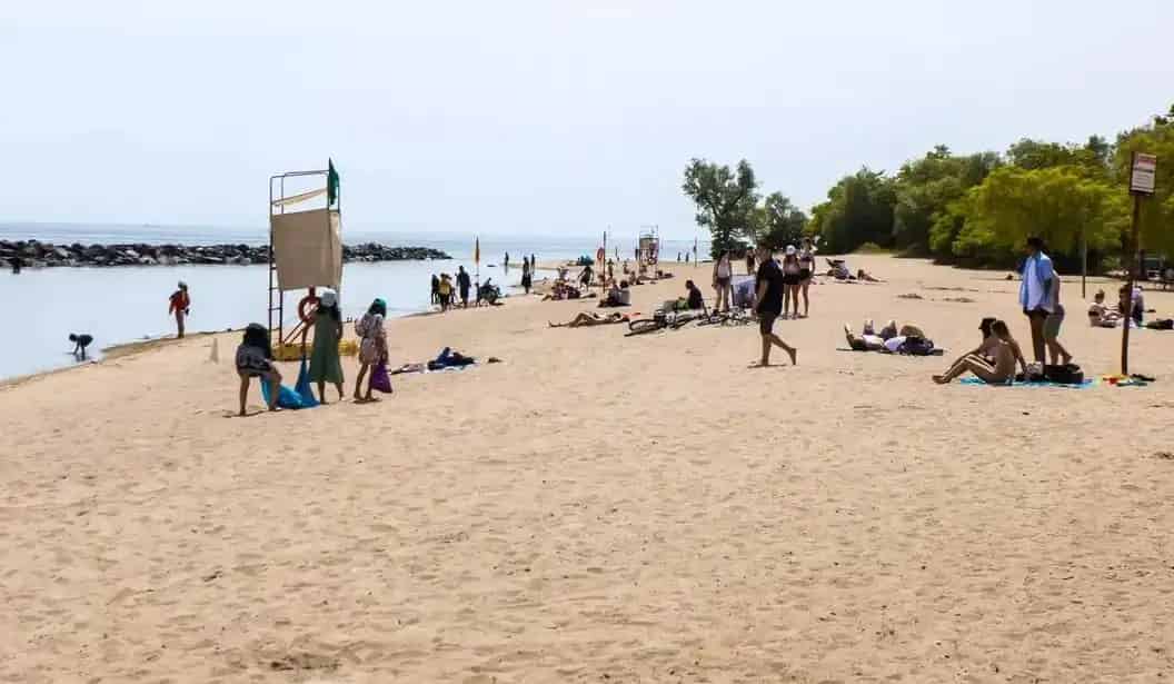 Centre Island Beach