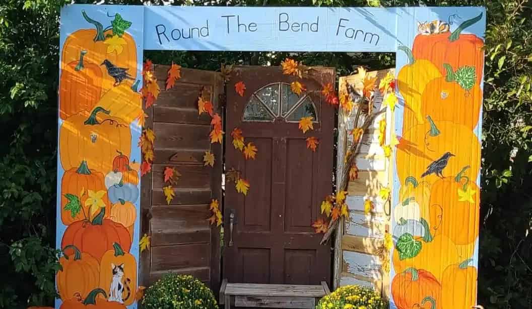 Round The Bend Farm
