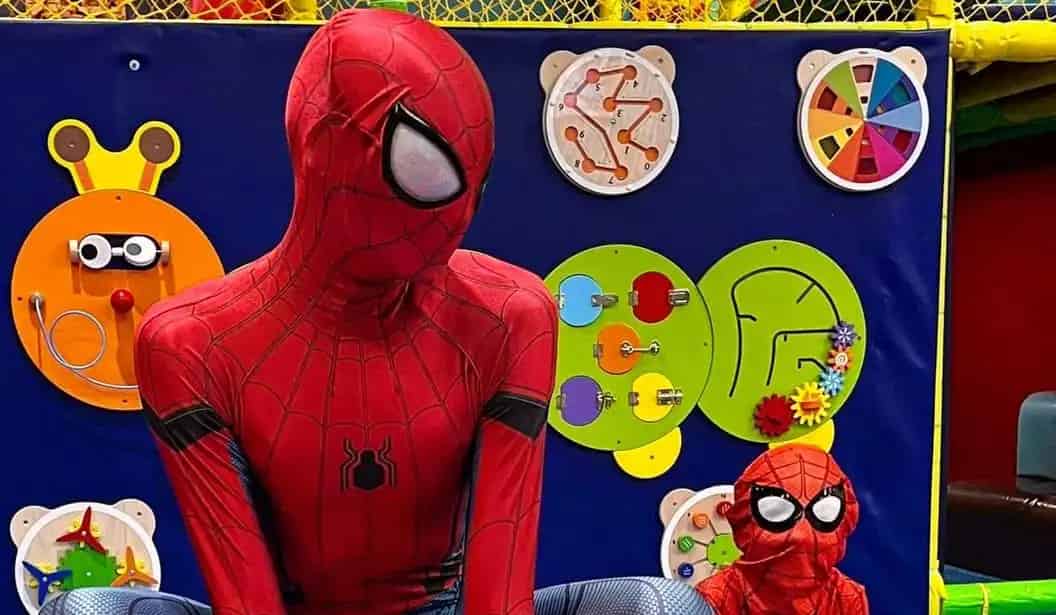 Spider-Fan Entertainer