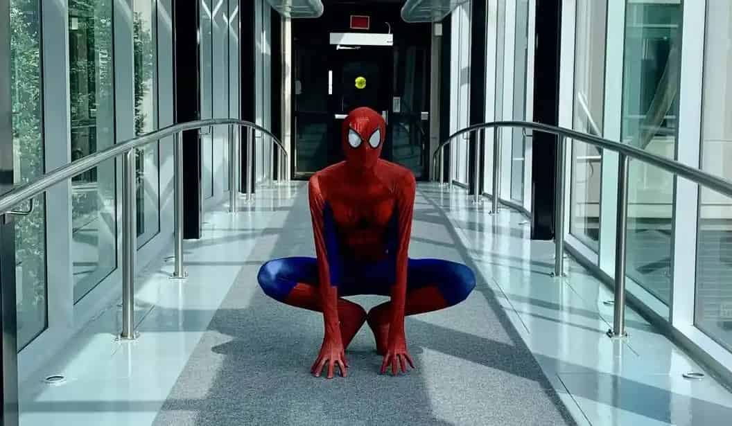 Spider-Fan Entertainer